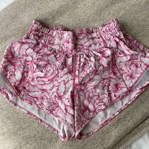 Lulu lemon Hotty Hot Shorts